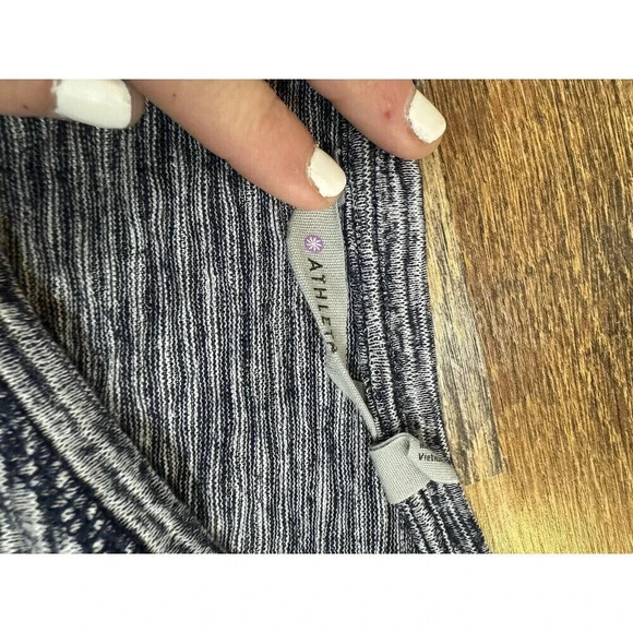 Athleta Jacquard Flexlight Train Top Women's Size L Navy Blue Open Back - Picture 3 of 6
